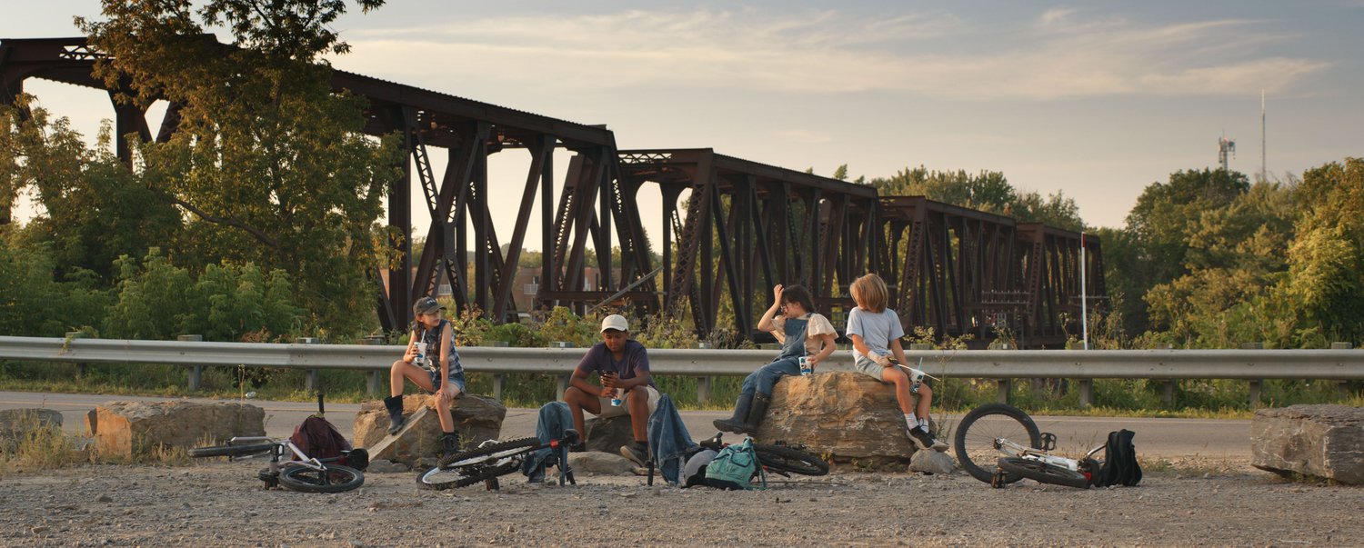 Écho à Delta, avec Isak Guinard Butt, Ines Feghouli et Rosemay Lefebvre, sélectionné dans le circuit international dans 4 festivals jeunesse